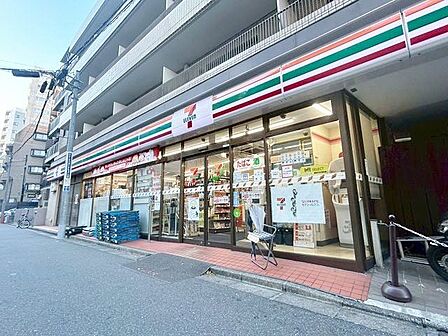セブンイレブン港区麻布十番3丁目店 270m