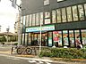 周辺：ファミリーマート＋クスリのヒグチ恵比寿アメリカ橋店 110m
