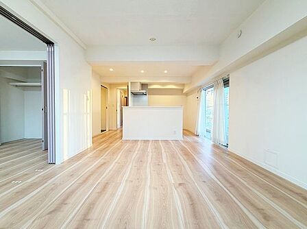 洗練されたデザインと機能性が織りなすこだわりの住空間。ゆったりとした時間をお過ごしください。