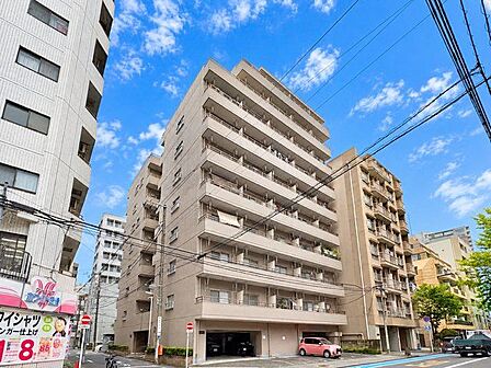 住む人がいつまでも心地良さを感じ続けられる多様な住空間を創造します。 (空の加工を生成AIで行っています)