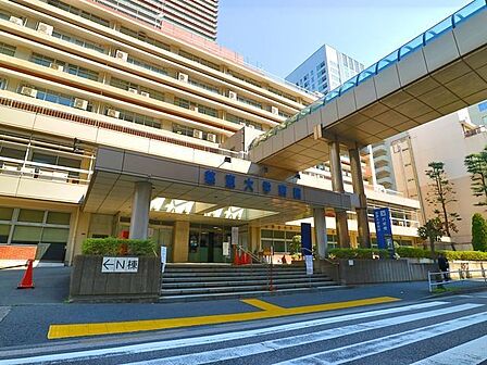 東京慈恵会医科大学附属病院 220m