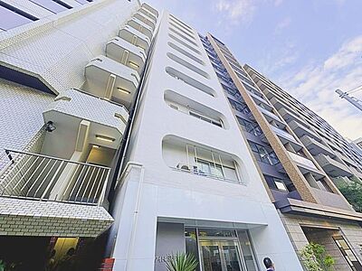 外観:流行に左右されず、将来にわたって価値が継続する「上質」な佇まい。 外観:流行に左右されず、将来にわたって価値が継続する「上質」な佇まい。