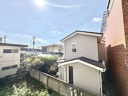 バルコニーに出た時には、頬をなでる優しい風を感じることが出来ます。つい深呼吸をしたくなります。