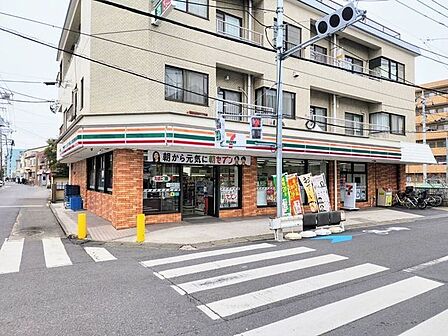 セブンイレブン川崎神地店 220m