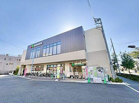 マルエツ上井草駅前店 81m