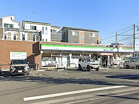 ファミリーマート戸田喜沢店 徒歩4分。 320m