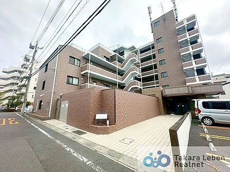 2路線利用可能で都心へのアクセス良好。徒歩圏内にお買い物に便利なスーパーやドラッグストアが揃ってます。