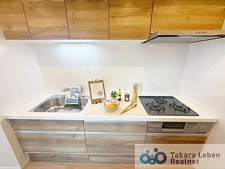 ご夫婦やご家族で並んでお料理ができるよう十分なスペースを確保しました。