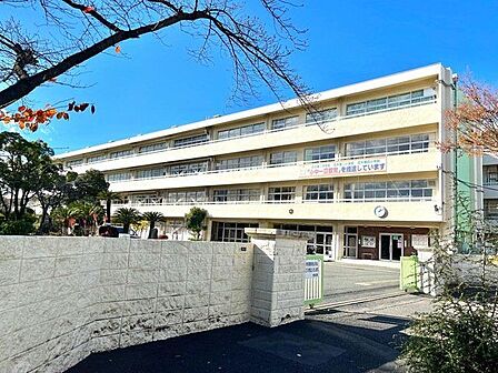 志木市立志木第二中学校 徒歩8分。 640m