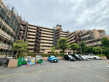 柔らかく暖かい印象を与えるカラーが基調となっており、ナチュラルで飽きの来ない外観デザインです。