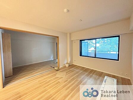 家族だけのプライベートタイムを心地よく過ごせるリビング空間。住まう方のライフスタイルを尊重し、オンリーワンの空間を創り出します。