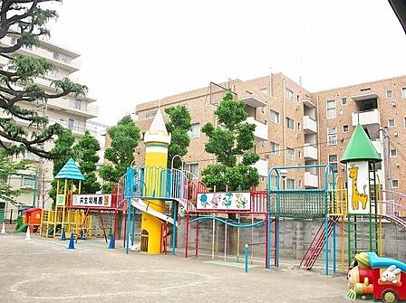 共生幼稚園 徒歩3分。 180m