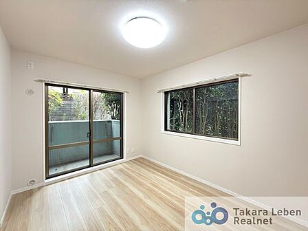 明るさの取れた洋室は、子ども部屋としても使いやすい一室。勉強や遊びの時間をバランスよく過ごせます。