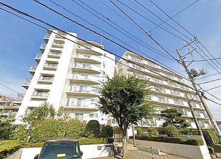 街並みに馴染むシンプルで端正なフォルム。管理体制良好。暮らしやすい環境で安心してお住まいになれます。