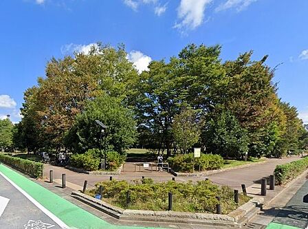 中村かしわ公園 徒歩6分。 480m