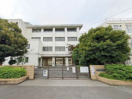 蕨市立東中学校 徒歩18分。 1400m