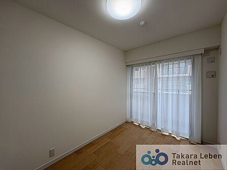 お子さまのお部屋や、集中して作業をする際のお部屋など、様々な用途での使用が期待できます。