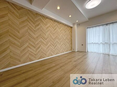 家族だけのプライベートタイムを心地よく過ごせるリビング空間。住まう方のライフスタイルを尊重し、オンリーワンの空間を創り出します。