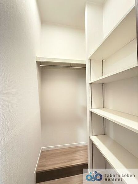 季節のアイテムをしっかりと収納できるWICをご用意いたしました。ご家族が増えても安心の間取りです。