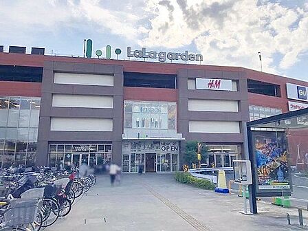 ララガーデン川口 徒歩15分。 1150m