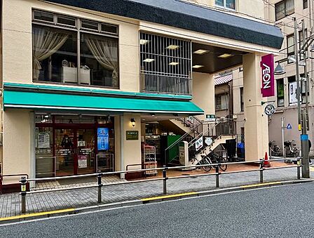 まいばすけっと新板橋駅南店 徒歩2分。 130m