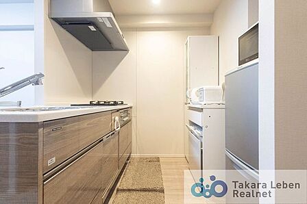 ご夫婦やご家族で並んでお料理ができるよう十分なスペースを確保しました。