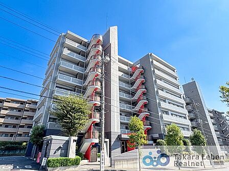 3路線利用可能な「和光市」駅から徒歩約12分。小高い立地の日当り良い閑静な佇まい。周辺に生活便利な施設が充実です。