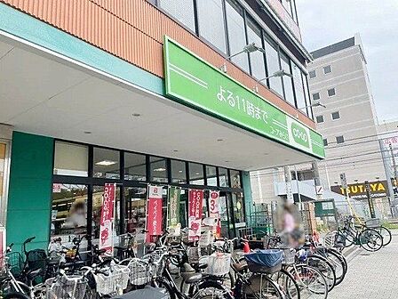 コープ板橋駅前店 徒歩3分。 240m