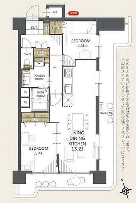 角部屋につき明るく風通しの良い室内。各所に収納を設けており荷物が多い方も安心です。