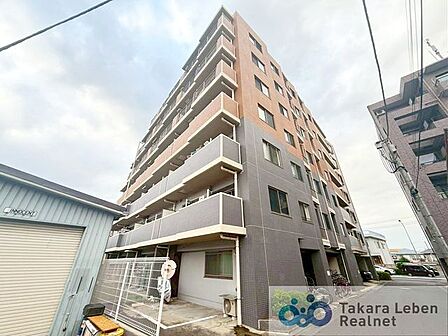 西武池袋線・豊島線「中村橋」駅から徒歩御役11分。日当り良い閑静な立地に佇む、総戸数29戸7階建マンション。