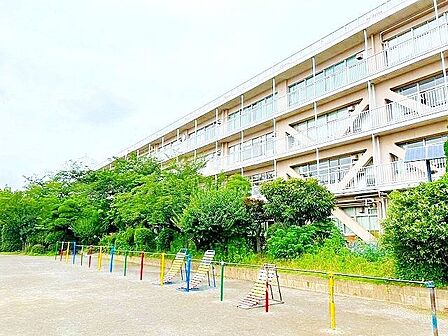 戸田市立喜沢小学校 徒歩5分。 350m