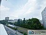 その他：住戸からの眺望。窓の外に広がる大きく開けた眺望は、日々の暮らしの中に喜びを感じさせてくれ、心まで開放的にしてくれそうです。