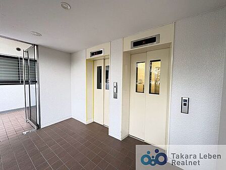 お買い物でたくさんの荷物を持っている時や、仕事でクタクタに疲れている時など、階段で1段ずつ上がるのは大変。そんな時にも便利なエレベーター付きの物件です。