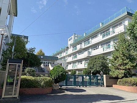 さいたま市立栄和小学校 徒歩8分。 570m
