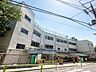 周辺：板橋区立成増ケ丘小学校 徒歩7分。 500m