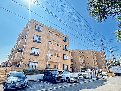 外観：『大宮公園』駅 徒歩8分の緑豊かな住宅街の専用庭付き住戸　