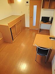 レオパレスグリーンレーベル 201 2階1Kのリビング/ダイニング