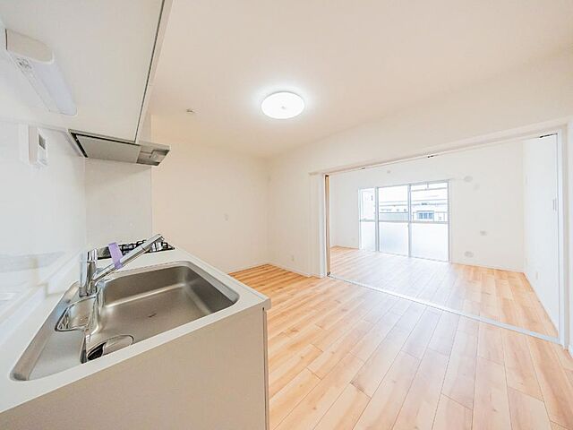 リビング/ダイニング 前田ハイツ 1号棟 2階/122号室