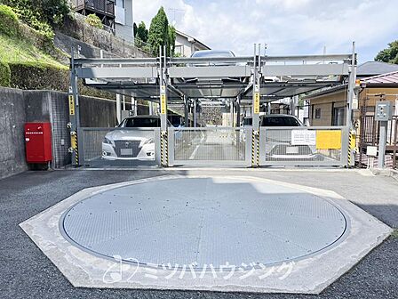 【駐車場】
