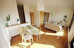 ベートーヴェンふじみ野 2階2LDKのリビング/ダイニング