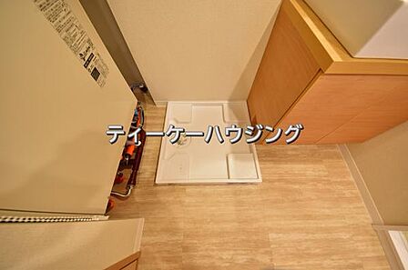 大容量の洗濯機にも対応できる洗濯機置き場を確保。