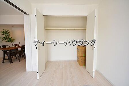 ゆとりある収納は、持ち物が多い方でもすっきりした生活を送れる筈です。