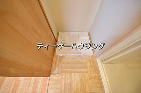大容量の洗濯機にも対応できる洗濯機置き場を確保。