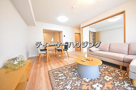 彩光をふんだんに取り入れた明るいリビングは”使いやすい形”にもこだわりました。