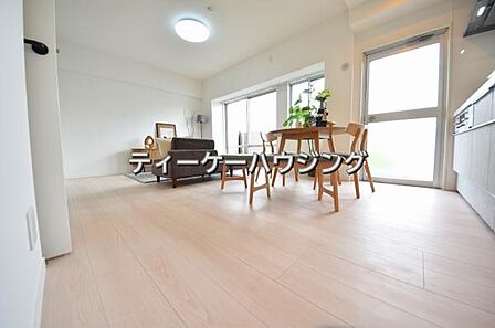 お家の中心となる大きな空間がご家族のコミュニケーションスペースになる筈です。