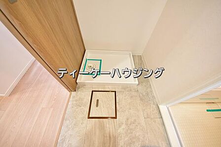 大容量の洗濯機にも対応できる洗濯機置き場を確保。