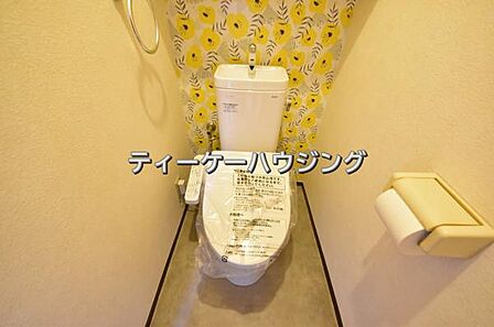 温水洗浄機能付き便座を標準装備。清潔で快適な空間を演出します。
