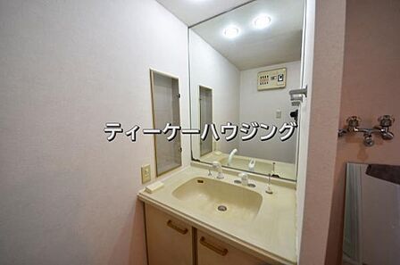一日のスタートは清潔な洗面所から。
