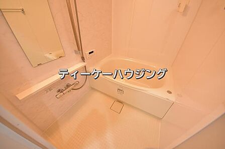 お子さんと一緒でもゆとりな広さです。快適・清潔な空間で心も体もオフになる時間を楽しんでみませんか。