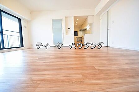 彩光をふんだんに取り入れた明るいリビングは”使いやすい形”にもこだわりました。